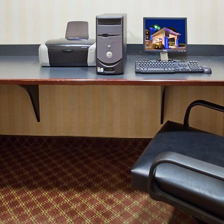 Holiday Inn Express Hotel & Suites Drums-Hazelton By Ihg Екстериор снимка