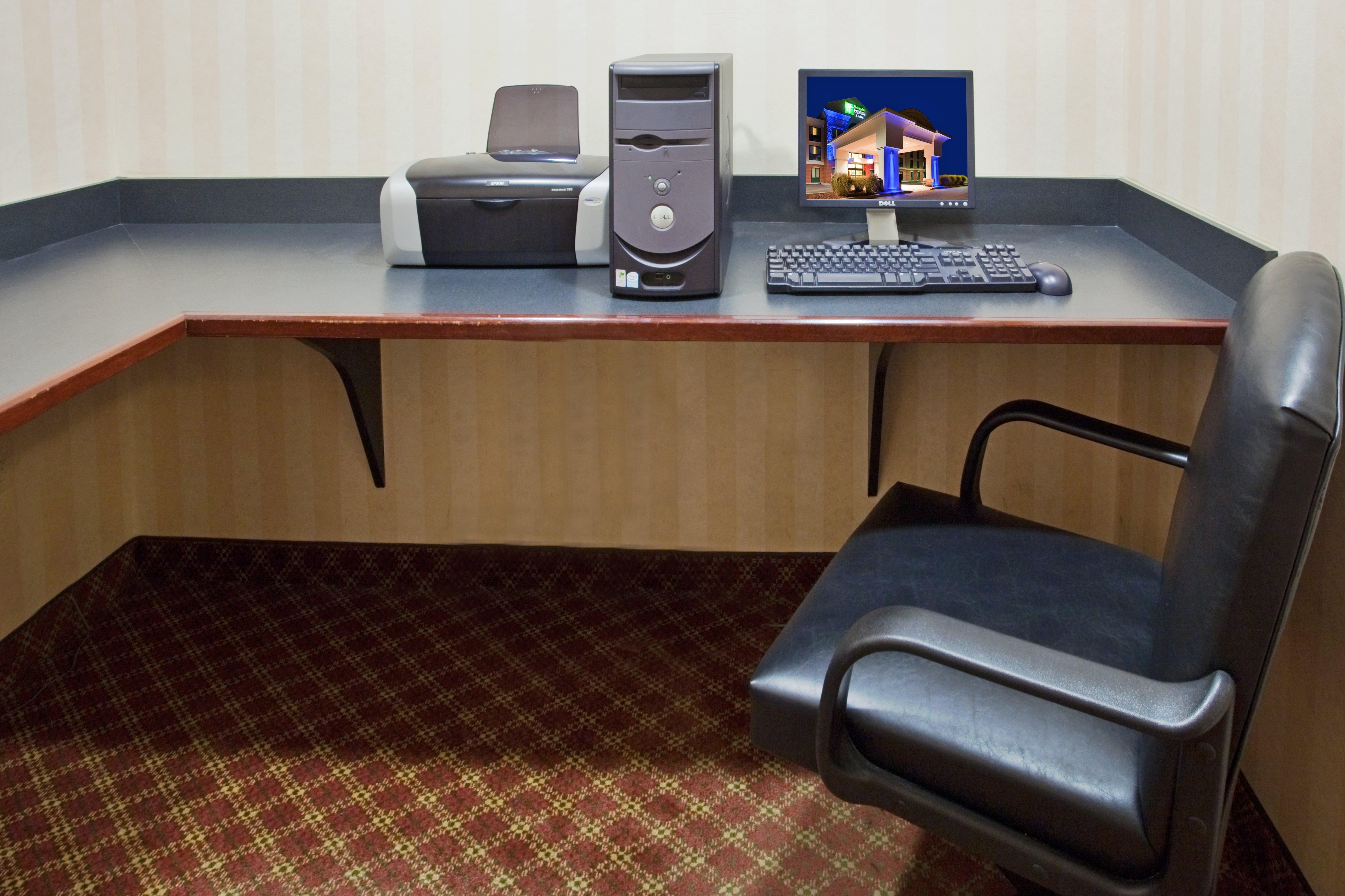 Holiday Inn Express Hotel & Suites Drums-Hazelton By Ihg Екстериор снимка