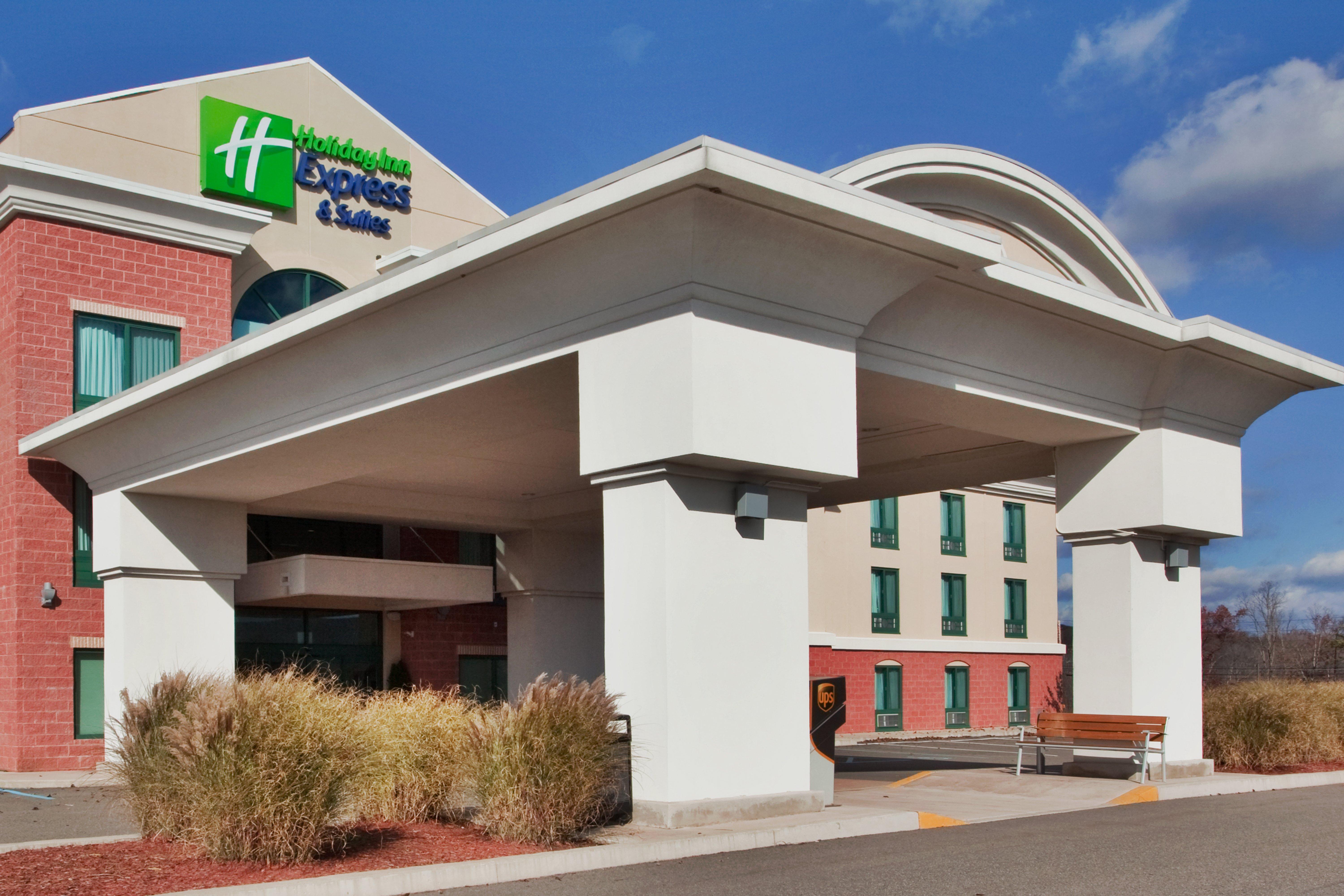 Holiday Inn Express Hotel & Suites Drums-Hazelton By Ihg Екстериор снимка