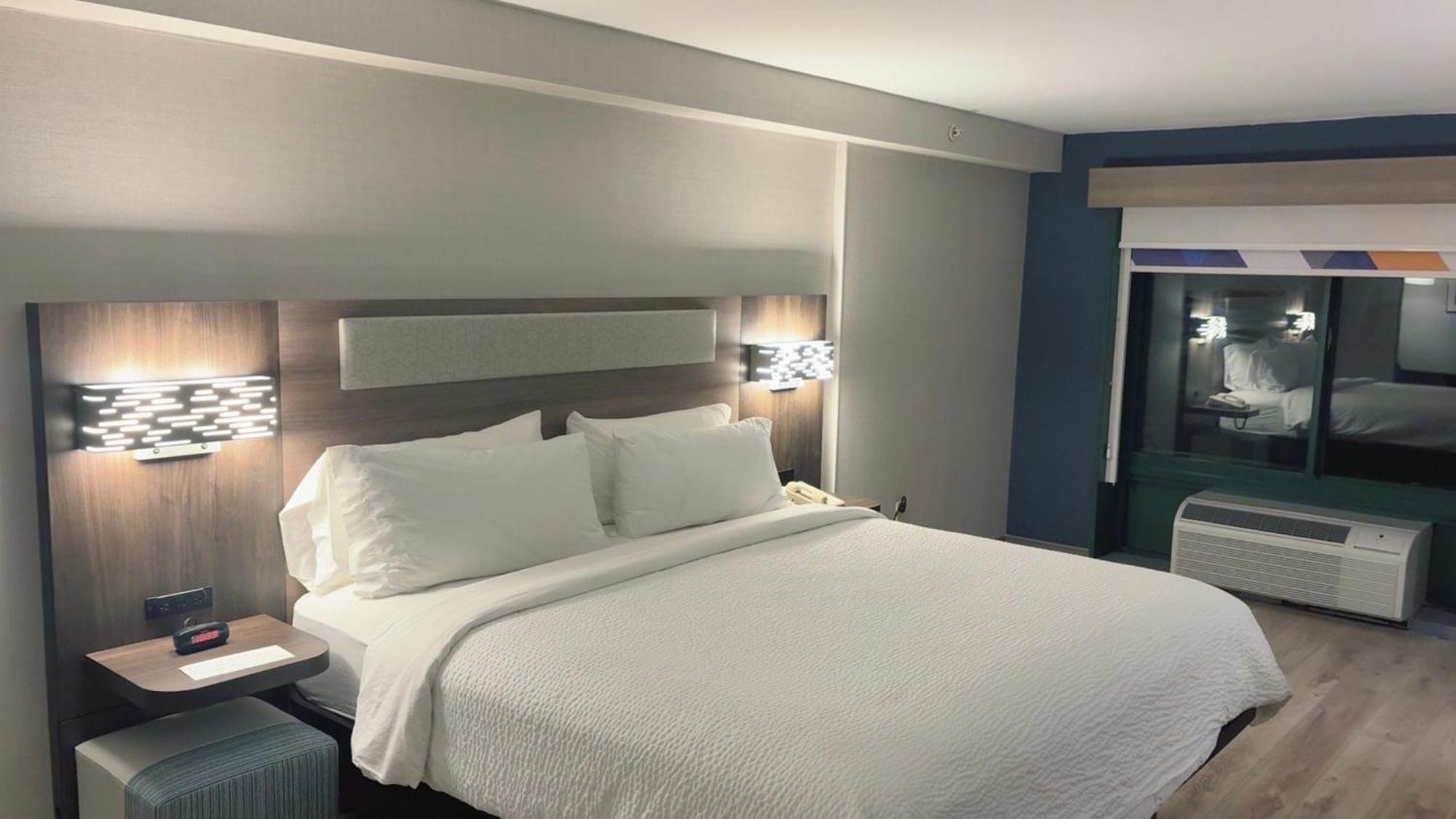 Holiday Inn Express Hotel & Suites Drums-Hazelton By Ihg Екстериор снимка