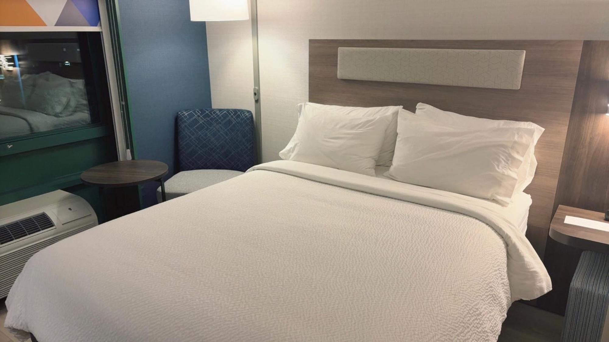 Holiday Inn Express Hotel & Suites Drums-Hazelton By Ihg Екстериор снимка