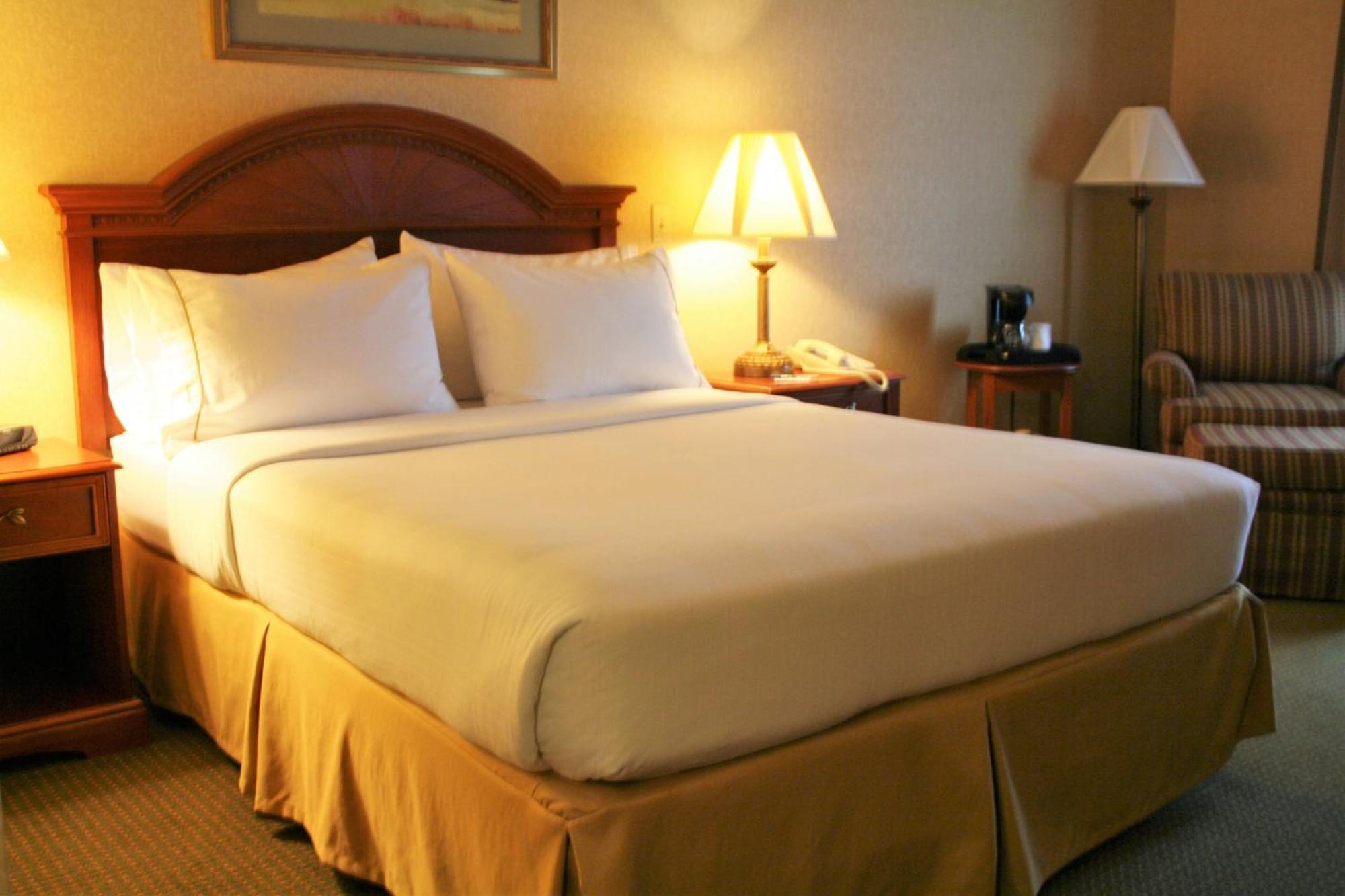 Holiday Inn Express Hotel & Suites Drums-Hazelton By Ihg Екстериор снимка